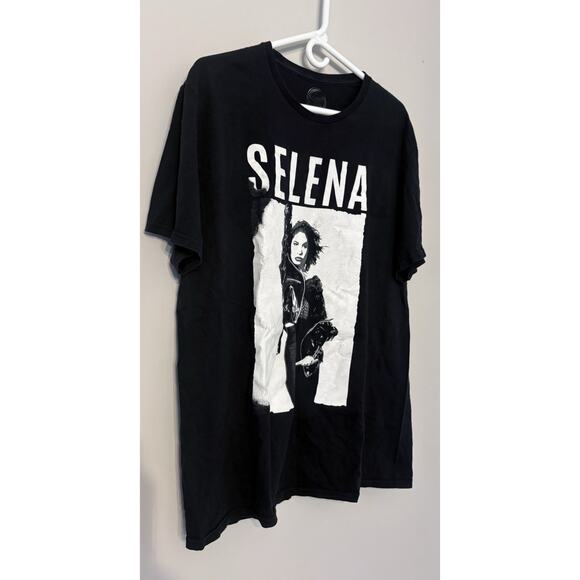 (Officially Licensed) Selena "Latin Queen" Graphic Tee collection shirt Size XL - Picture 3 of 5